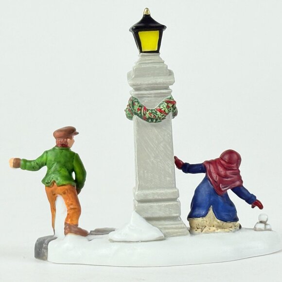Holiday Village Figurine Snowball Fight Kids Lamp Post Christmas Scene - Picture 7 of 9